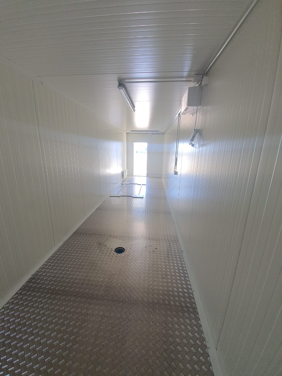 20’ insulated hazardous waste container, side opening